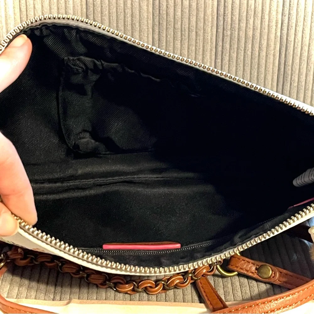 Elliott Lucca Cream Floral Clutch/Crossbody 2 for $22 - Picture 8 of 16